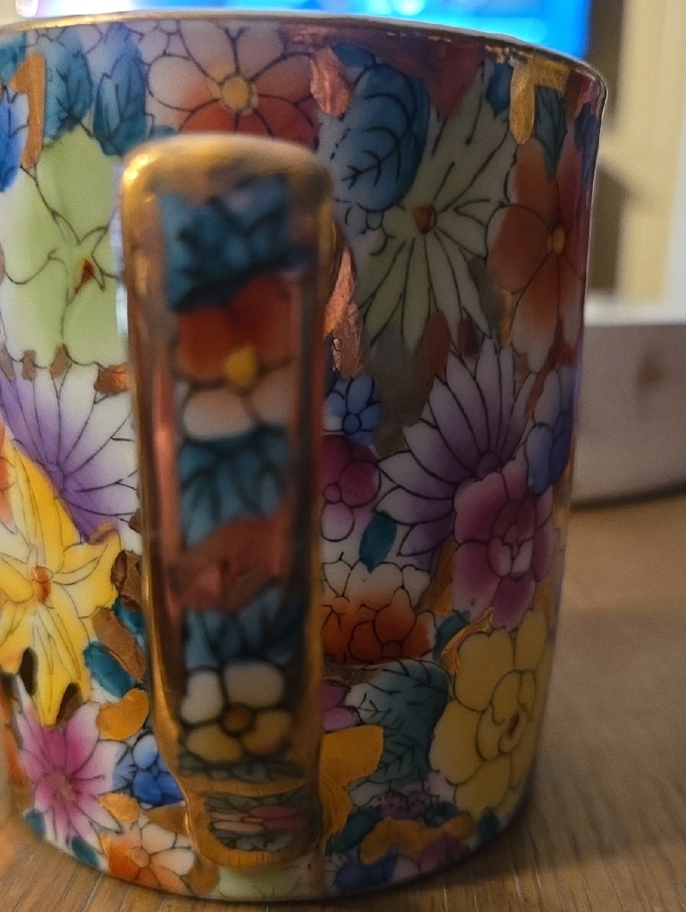 Vintage Hand-painted Famille Rose Porcelain Mug With Lid - Picture 5 of 9